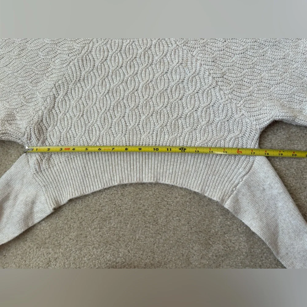 Forever 21 Cropped Oatmeal Sweater Top with Back Cutout Women’s Size Small - Picture 7 of 12